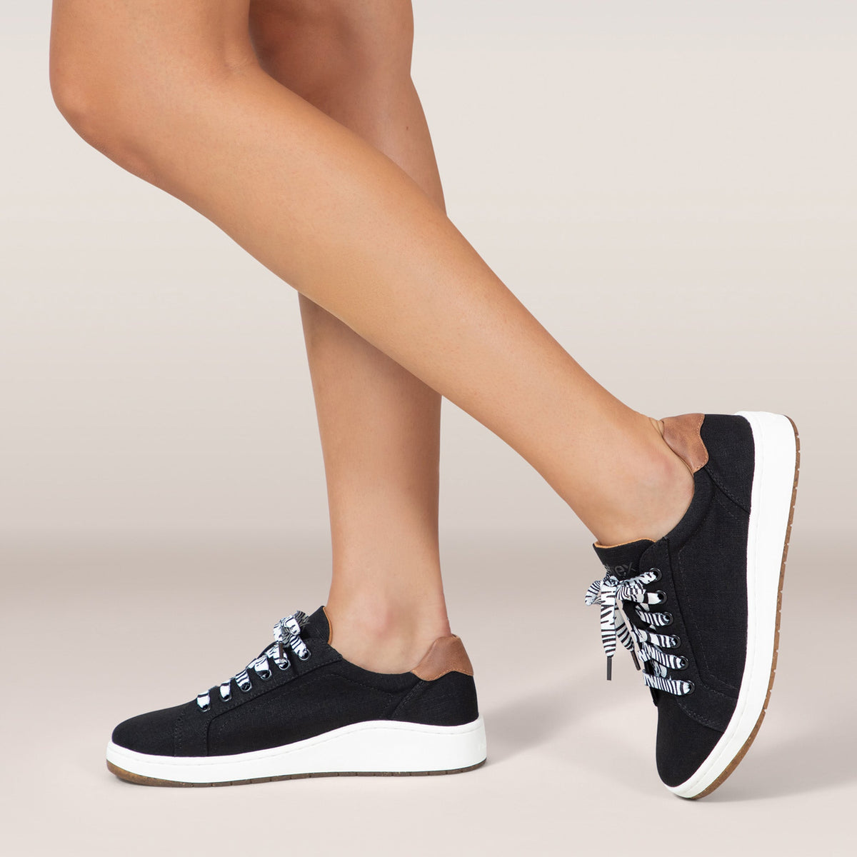Aetrex Renee Arch Support Sneaker - White