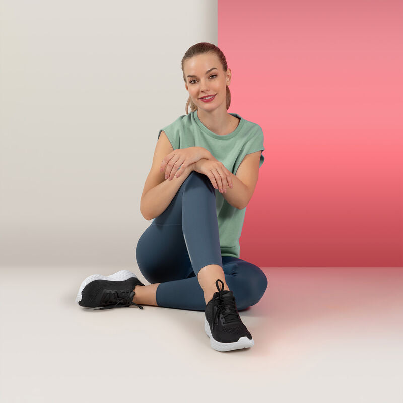 Aetrex Danika Arch Support Sneaker - Black