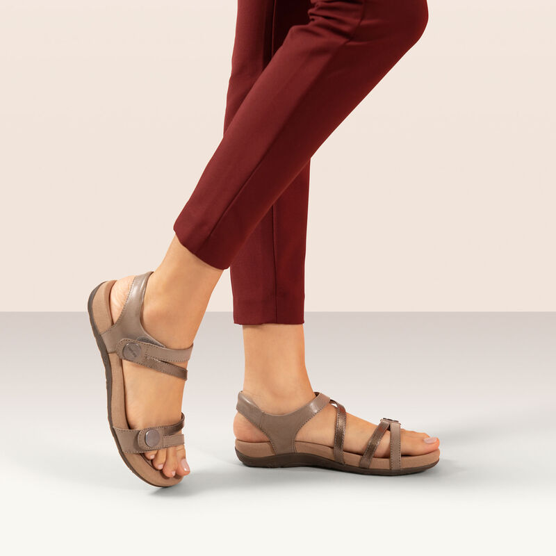 Aetrex Jess Adjustable Quarter Strap Sandal - Smoke